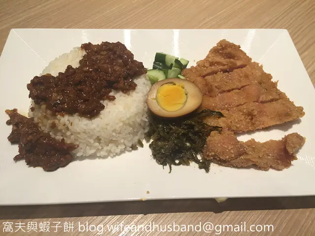 炸雞排肉燥飯
