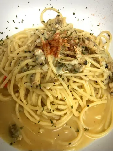 香辣白酒蚬肉意粉