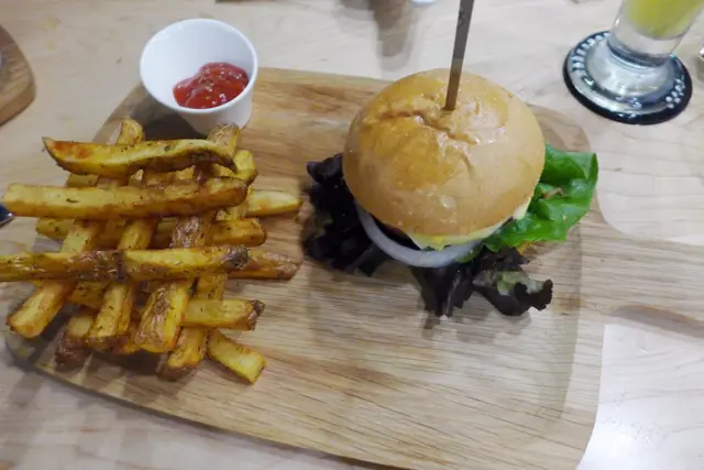 特色漢堡三重奏