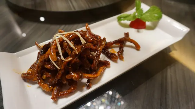 均勻上色,輕裹醬汁,不至過份黏膩,味帶甜好入口