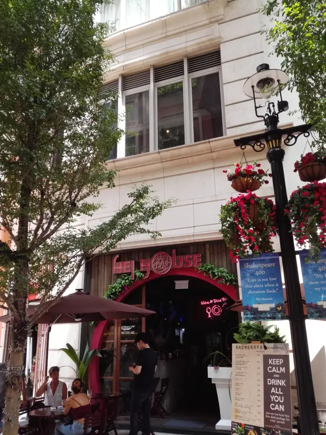 (像數不高, 看不太清楚臉部, 懶懶哋不打格了, 請勿介意!)