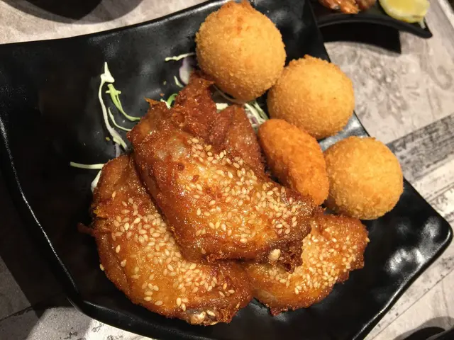 芝麻雞翼、一口芝士、榴槤炸彈