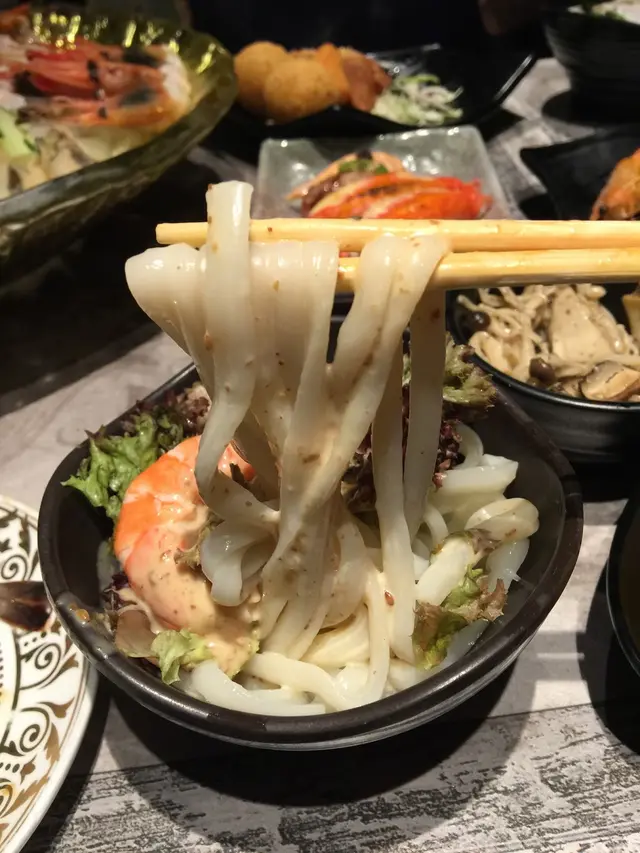 烏冬彈牙,但胡麻醬有點稀釋了,所以不太夠味😟