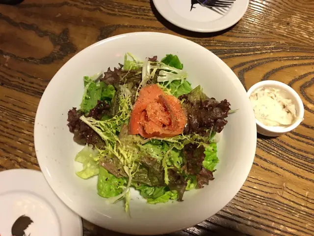 煙三文魚凱撒沙律