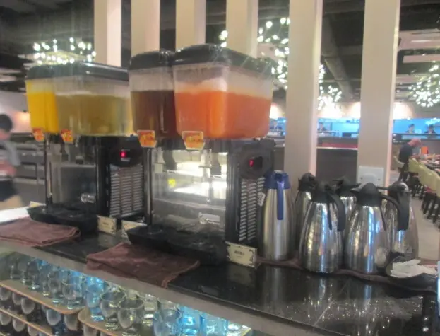 果汁機、熱茶和熱水