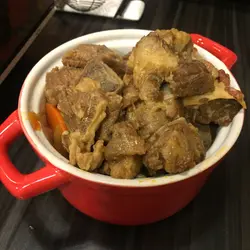 汤底牛腩