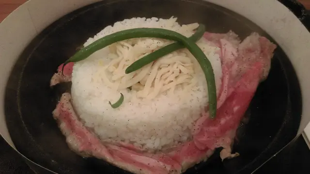 芝士牛肉和風板木燒
