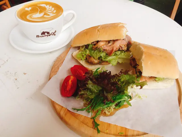 熟既去左隔離枱,我個份唔熟既慢煮無食