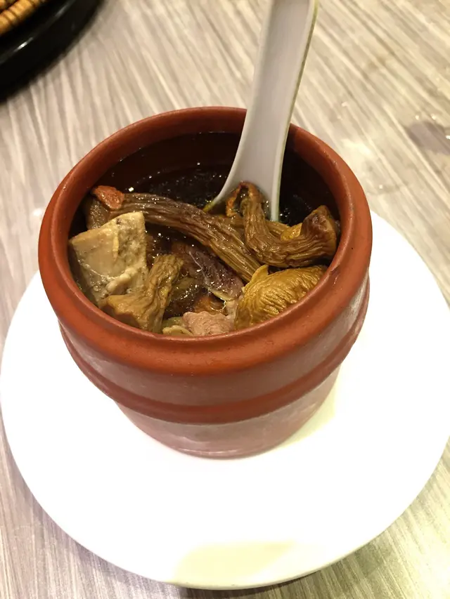 姬松茸螺肉湯