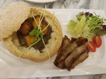 珍宝猪颈肉配农夫包