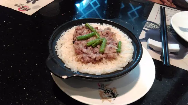 章魚肉餅煲仔飯