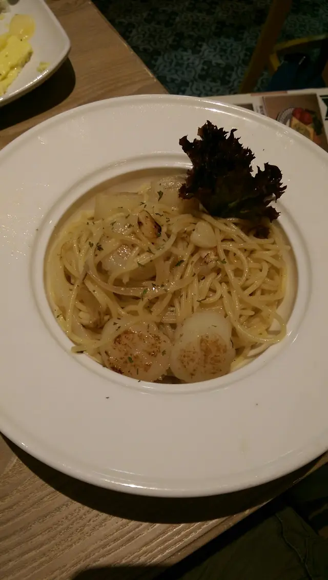 香蒜牛油帶子炒意粉