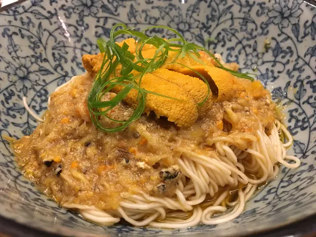 一品海膽蟹粉伴麵