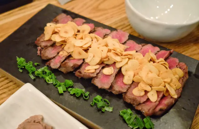 烤半熟極品 1++ 韓國西冷扒伴脆蒜片及芥末醬