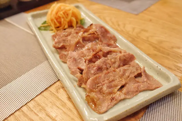 燒烤西班牙黑毛豬豬頸肉配自家製醃蘿蔔