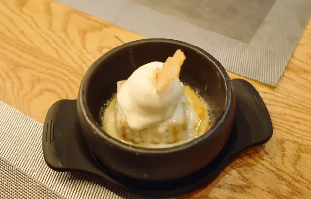 韓式石頭鍋米糕伴自家製雲呢嗱雪糕