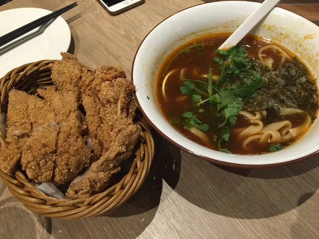 酥炸排骨麵