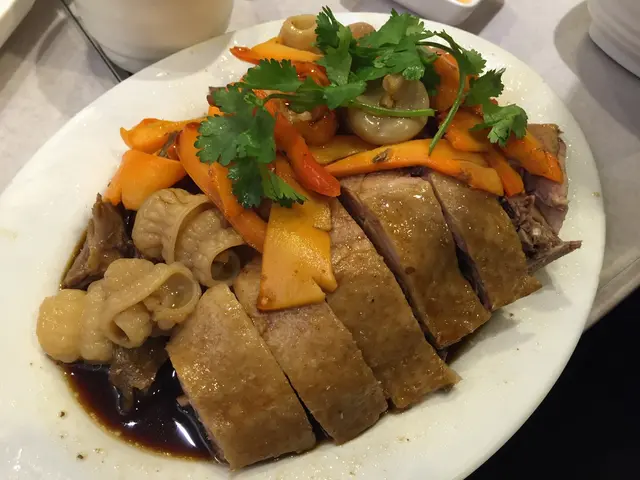 滷水三併(滷水鴨、生腸、墨魚)