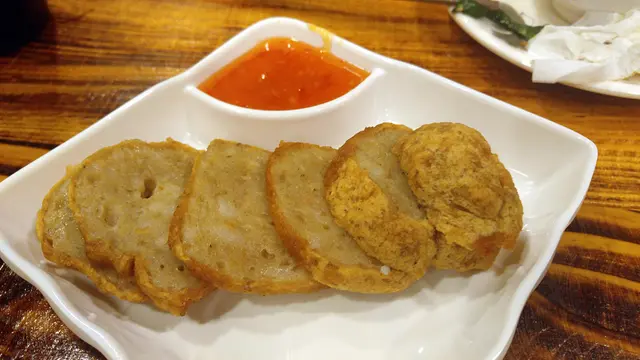 巨型脆香手打魚蛋