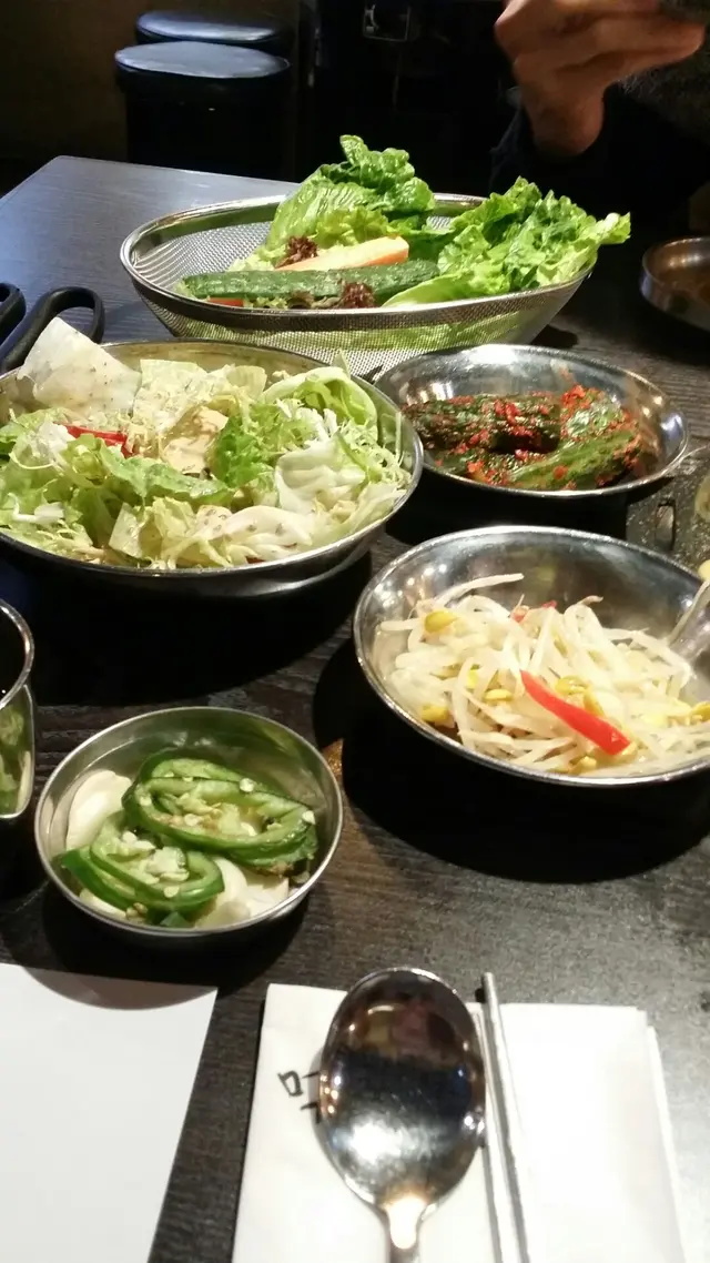 最鐘意食前菜,仲有得refill