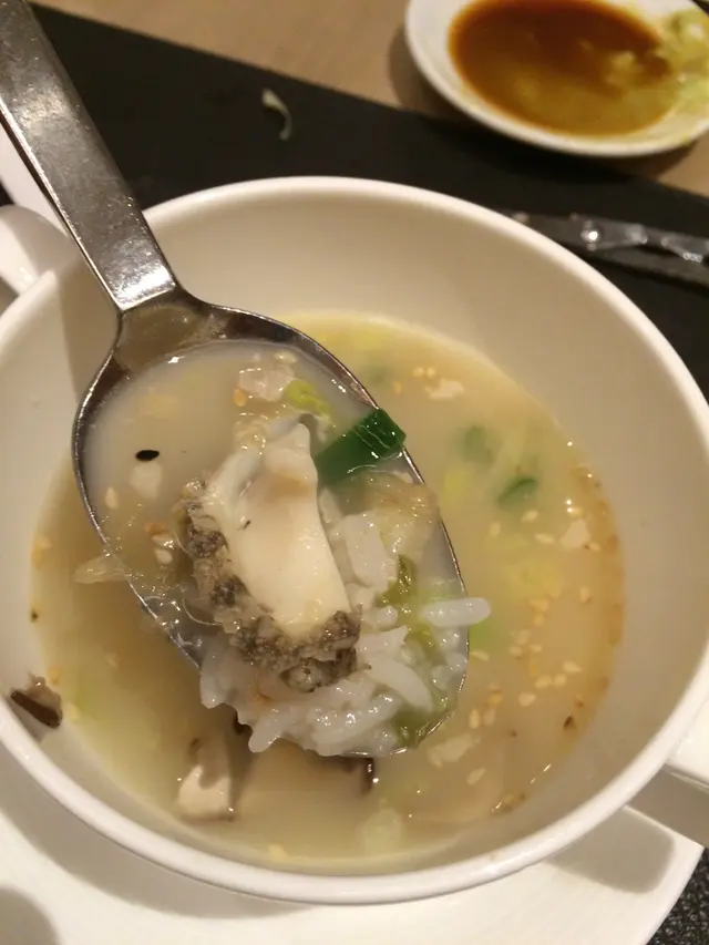 好評！第一有好吃的鮑魚泡飯，很有口感！