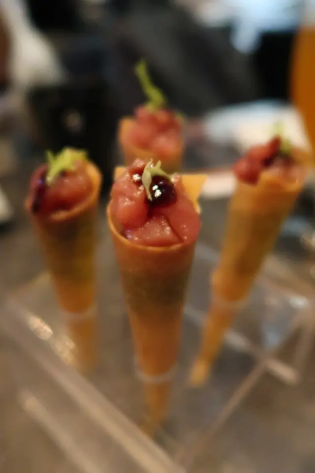 吞拿魚牛油果脆筒