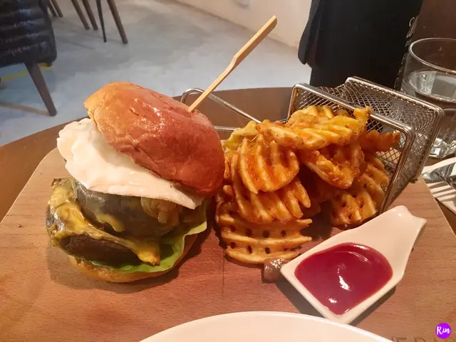 三層芝士大啡菇漢堡