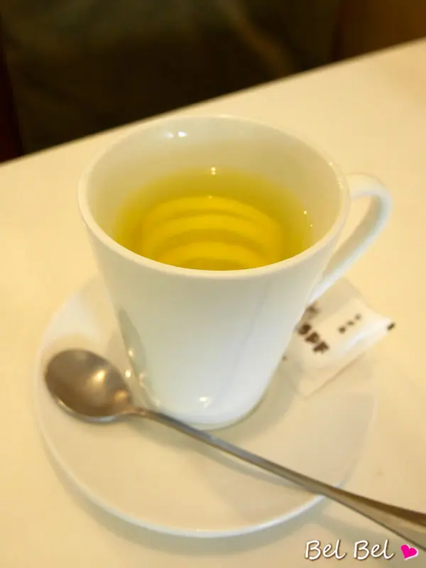 熱檸檬水 (跟餐)