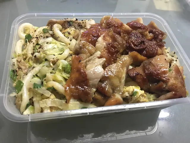 鹽燒汁烏東雞扒(送飲品)