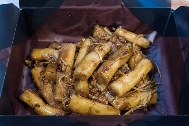 香辣肉碎炒腸粉