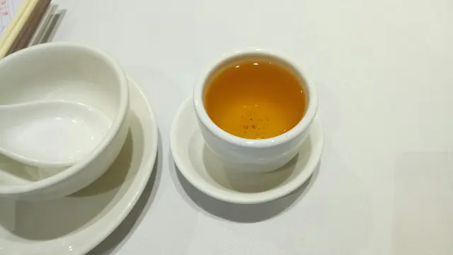 坐卡位 茶錢加三蚊