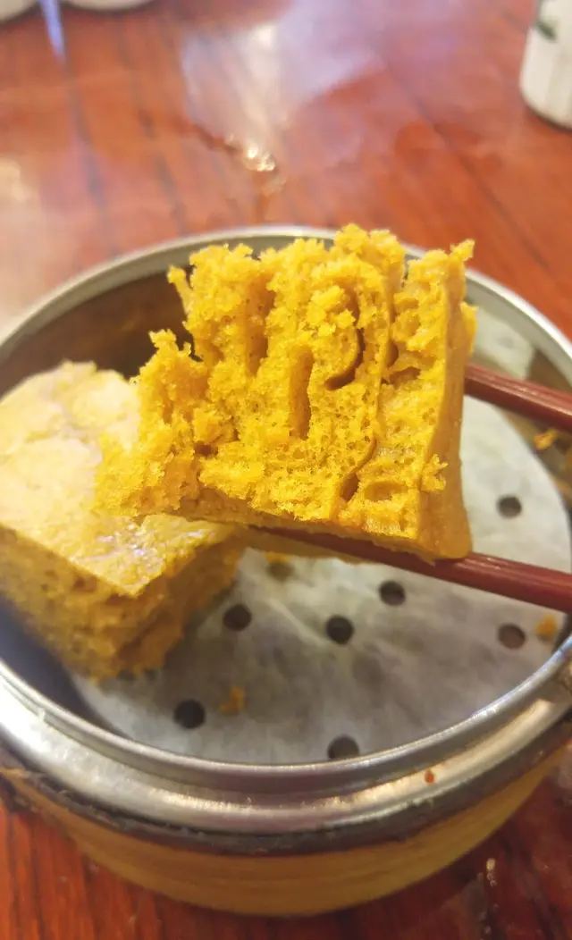 當中的紅糖香味, 令這大角馬拉糕加分