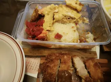 咖喱吉列猪扒旦包饭