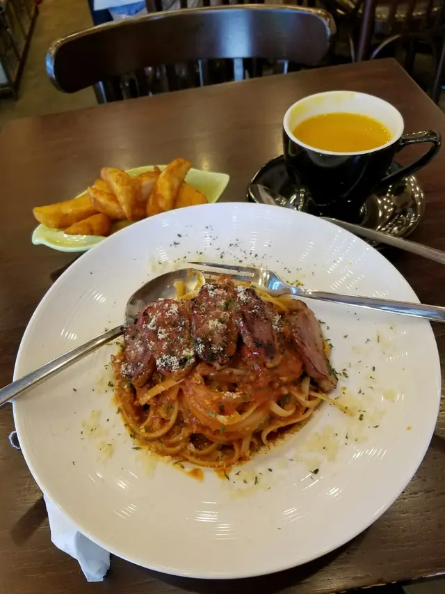  Smoked Duck Breast Pasta in Red Wine Tomota Sauce.