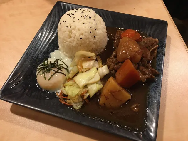 紅酒牛肋骨條丼