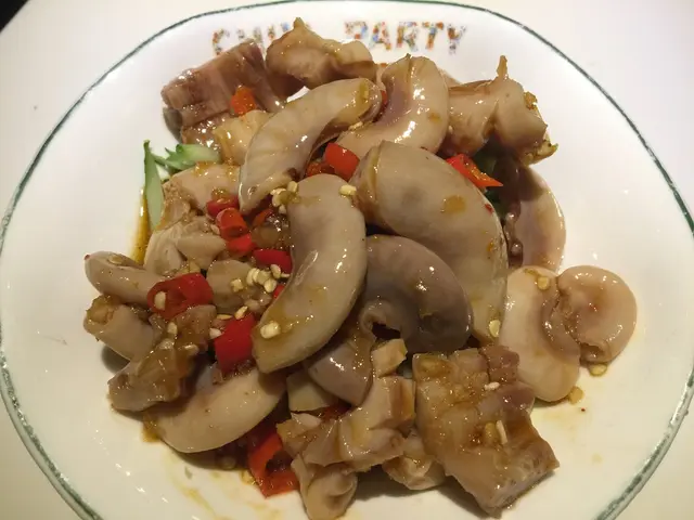 口感爽脆的生腸，混入了指天椒、蒜蓉和辣汁等，味道帶濃烈香味之餘，辣勁十足，值得一試！😌