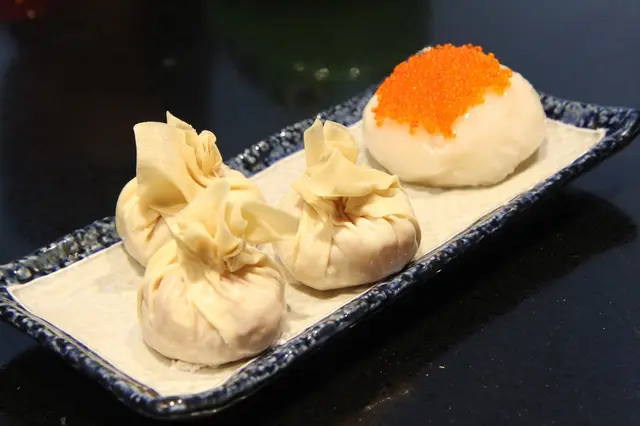 鮮打墨魚滑拼招牌雲吞王