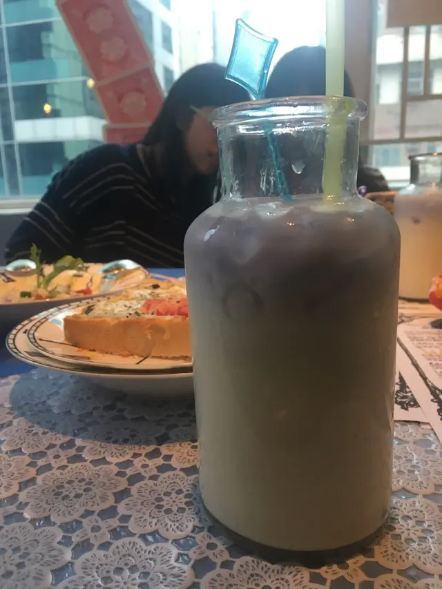 Alice Kingsleigh (凍藍忌廉溝鮮奶)