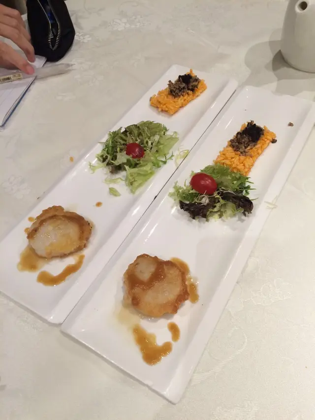 香煎日本元貝拼鵝肝醬窩粑