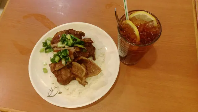 豬扒雞翼飯 之前讀書午餐必點