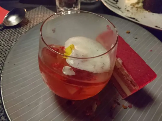 那個士多啤梨餅很香, 中間的果肉處理得很好