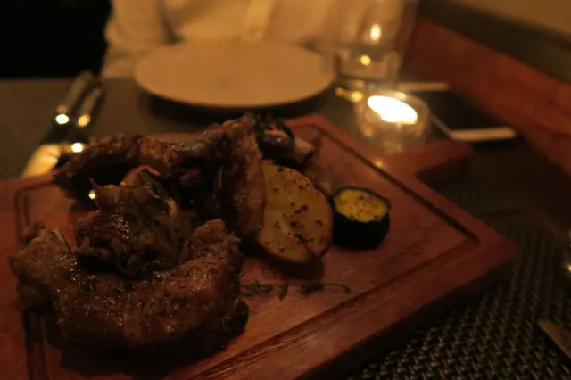 伊比利亞黑毛豬肋骨