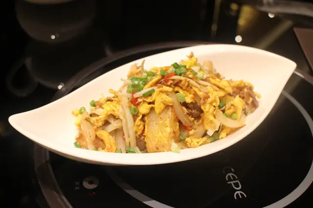 XO醬炒蘿蔔糕 (Stir-fried White Radish Cake with XO Chilli Sauce)