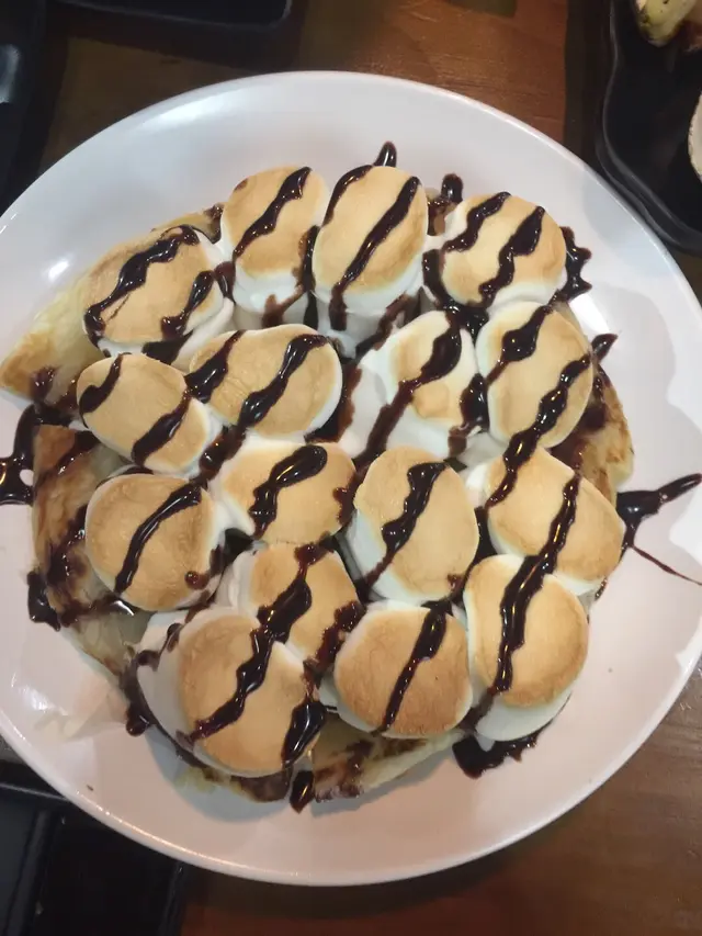 朱古力醬綿花糖薄餅