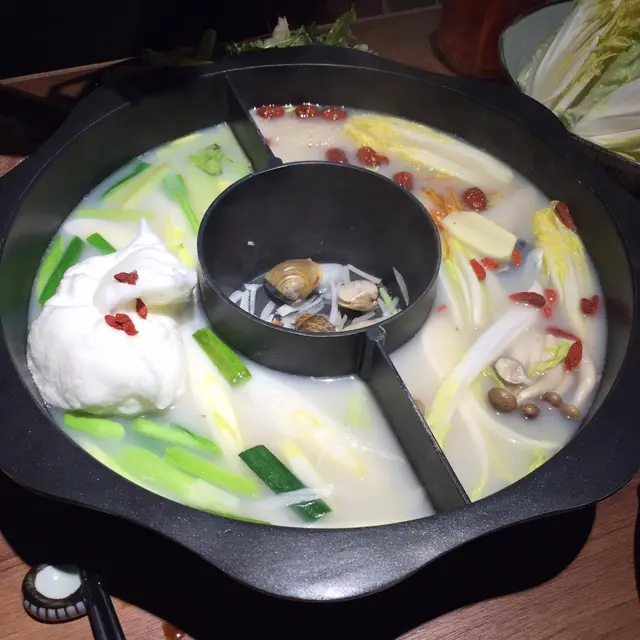 雪山飛龍鍋、東方美人鍋