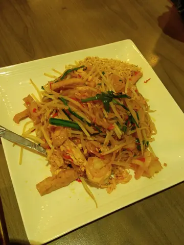 泰式虾球炒金边粉
