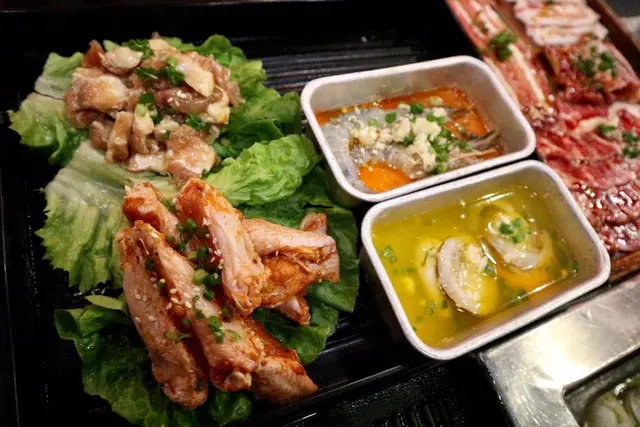 特選蒜香雞軟骨、醬燒左腿肉、牛油扇貝、麻辣奶油蝦