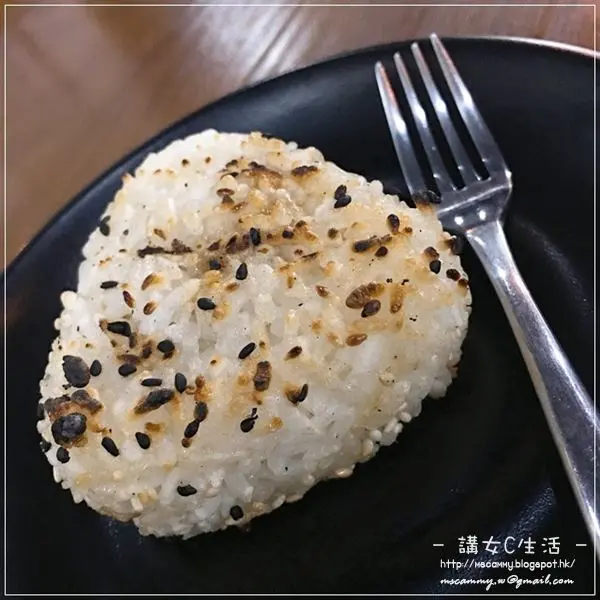 蘑菇雞肉飯糰