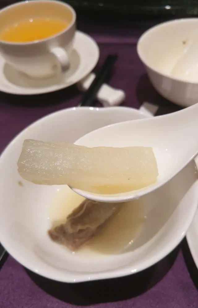 白蘿蔔很清甜, 但炆得未夠腍軟入味