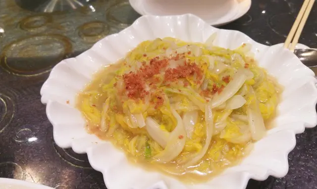 剁成茸的金黃火腿, 份量未算很滿足, 令鹹香味稍為薄弱